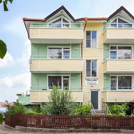 Guesthouse Sunny Dream ツァレヴォ エクステリア 写真